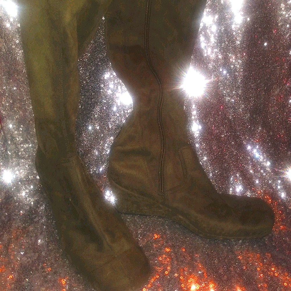 Olive calf wedge, square toe boot